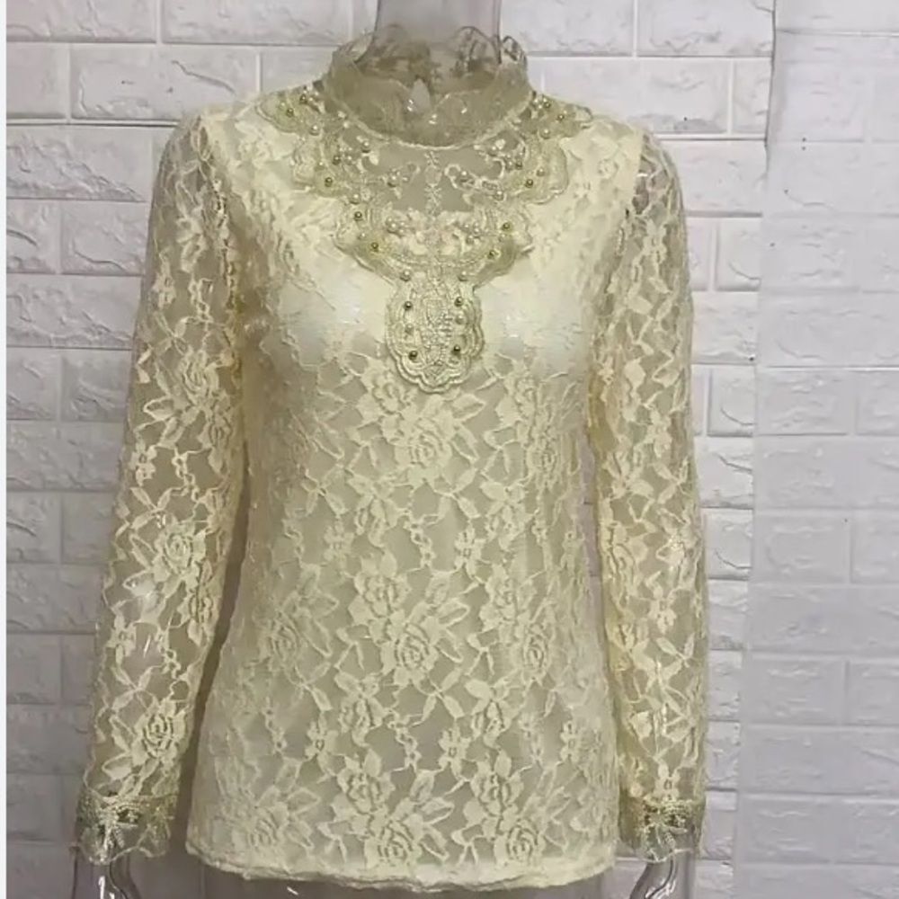 Elegant Cream Lace And Rhinestone Top Women’s Blouse Size XS